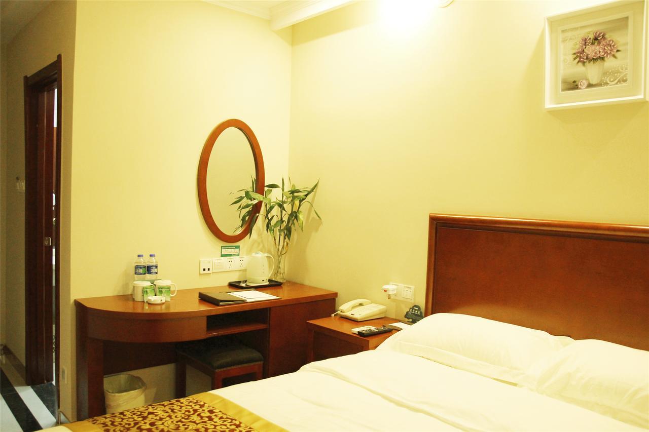 Greentree Inn Zhengzhou Xinzheng City Longhu Town Xiangyun Road Express Hotel Exterior foto
